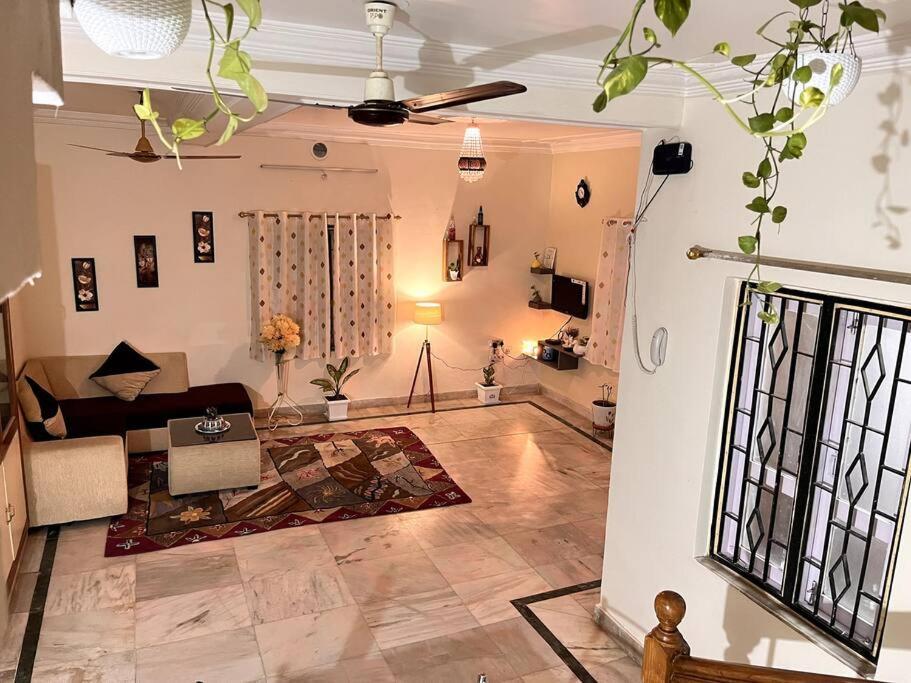 Gauranga Kutir-A Spiritual Villa Retreat ブバネーシュワル エクステリア 写真