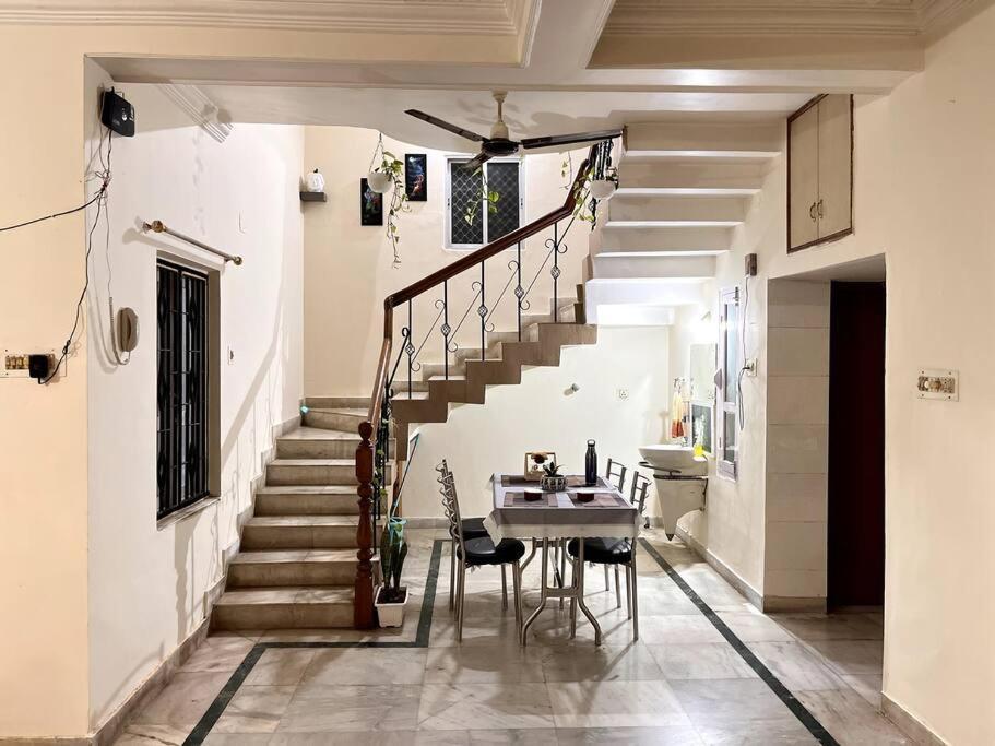 Gauranga Kutir-A Spiritual Villa Retreat ブバネーシュワル エクステリア 写真