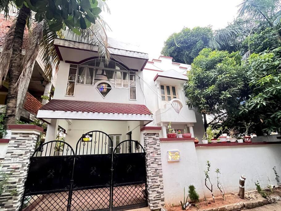Gauranga Kutir-A Spiritual Villa Retreat ブバネーシュワル エクステリア 写真